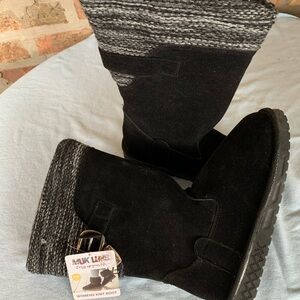 New Muk Luks Cozy Comfortable Knit Boots Women Sz 8 Suede look Black Grey